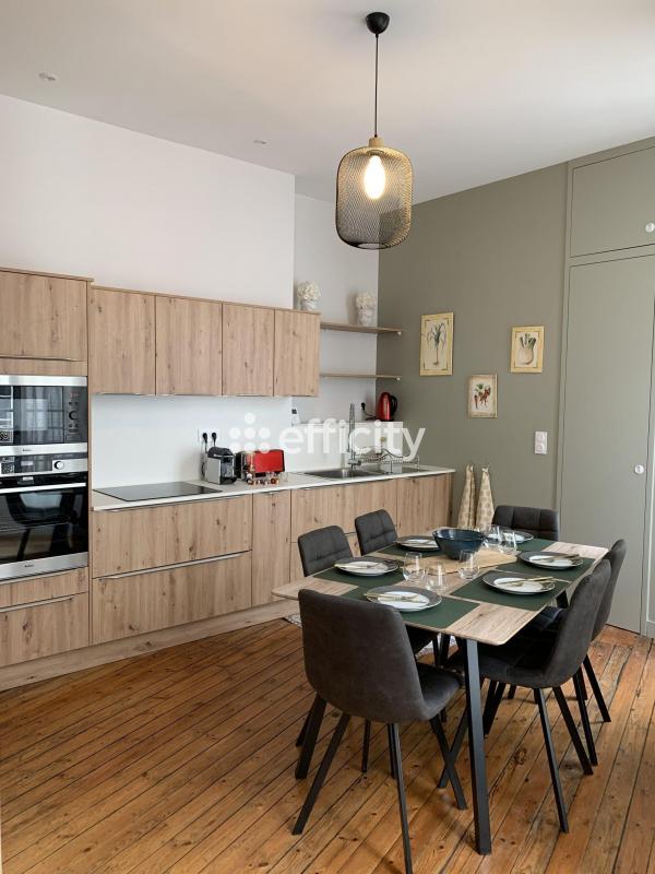 Immeuble - 198 m² - 9 pièces