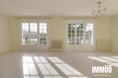 Maison traditionnelle - 125 m² - 6 pièces