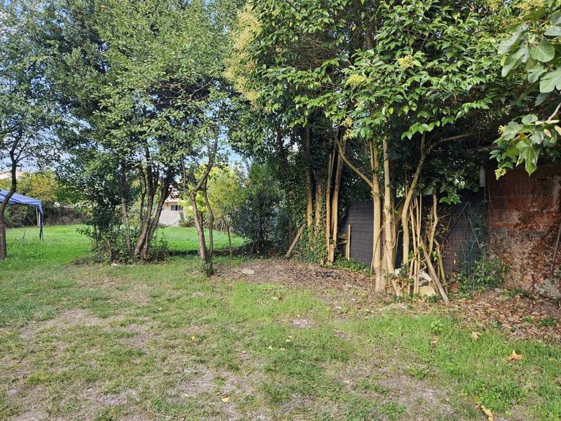 Terrain constructible - 673 m²