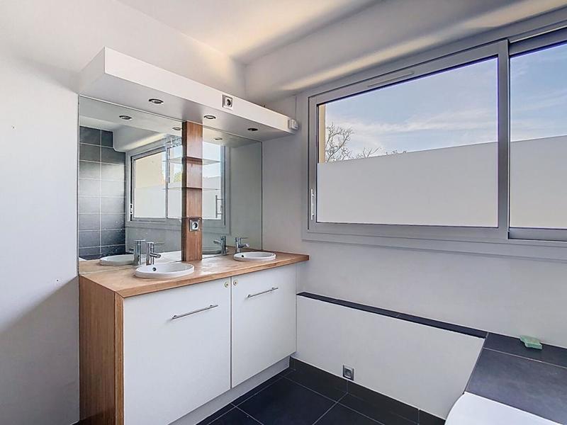 Appartement - 104 m² - 5 pièces