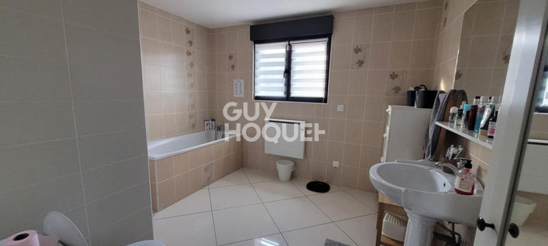 Maison - 200 m² - 6 pièces