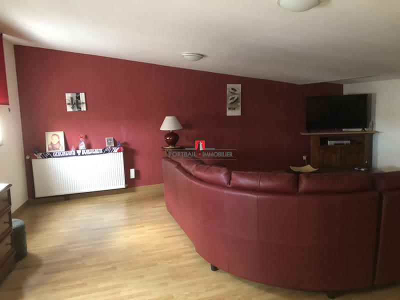 Maison - 223 m² - 6 pièces