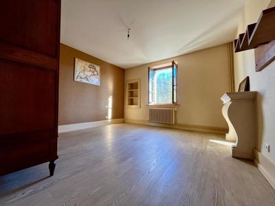 Maison - 185 m² - 8 pièces