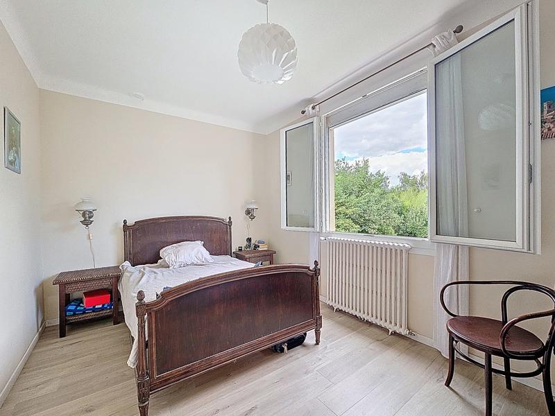 Maison traditionnelle - 176 m² - 7 pièces