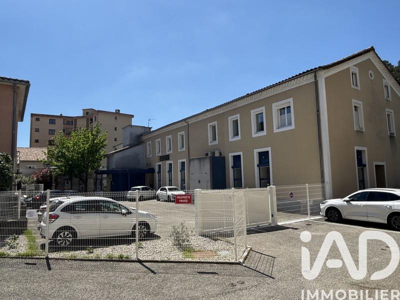 Appartement - 183 m² - 6 pièces