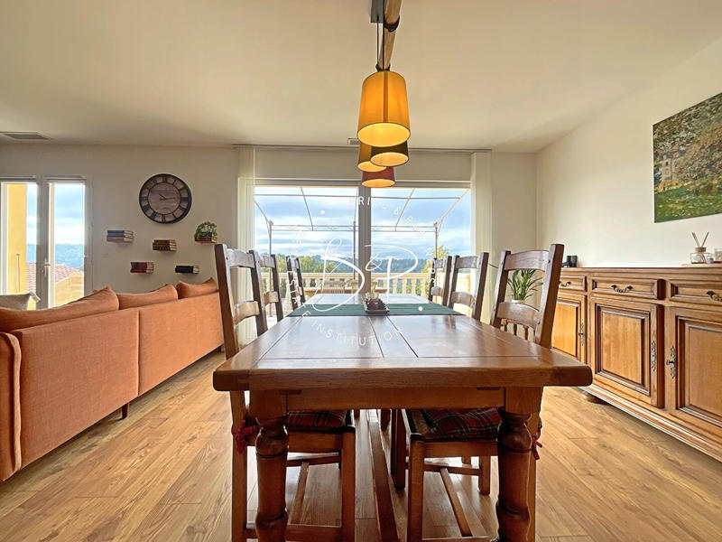 Maison - 117 m² - 5 pièces