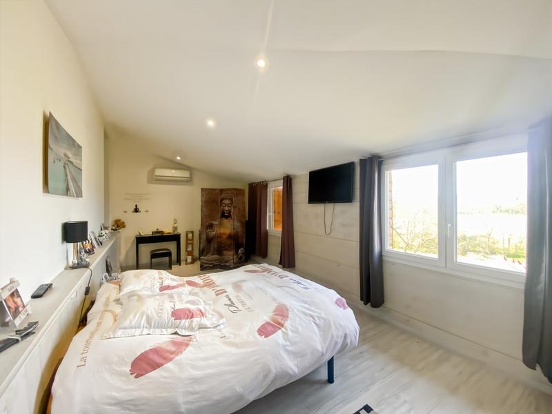 Maison - 180 m² - 6 pièces