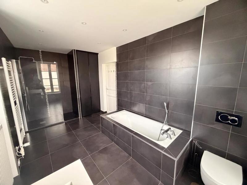 Maison - 500 m² - 10 pièces