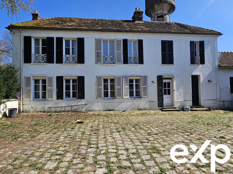 Maison - 243 m² - 9 pièces