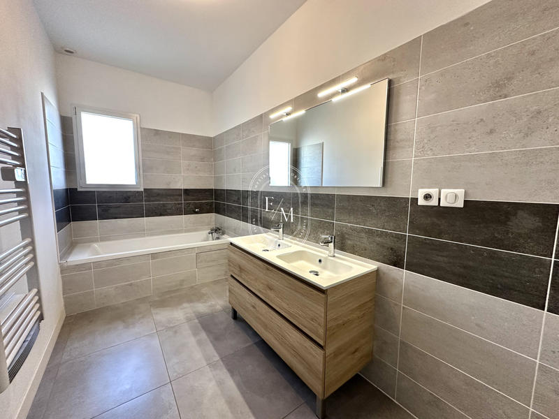 Maison - 123 m² - 4 pièces