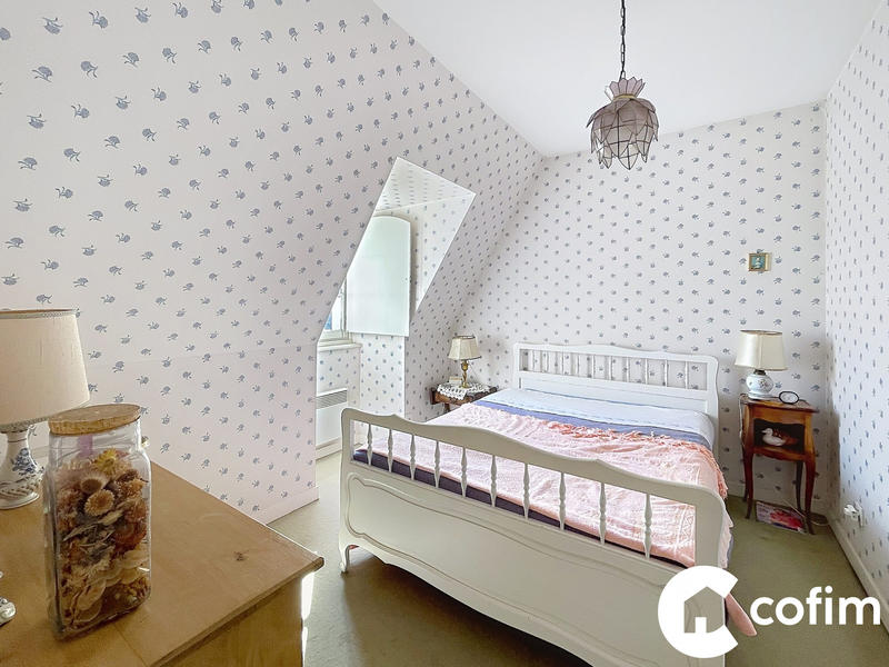 Maison traditionnelle - 137 m² - 5 pièces