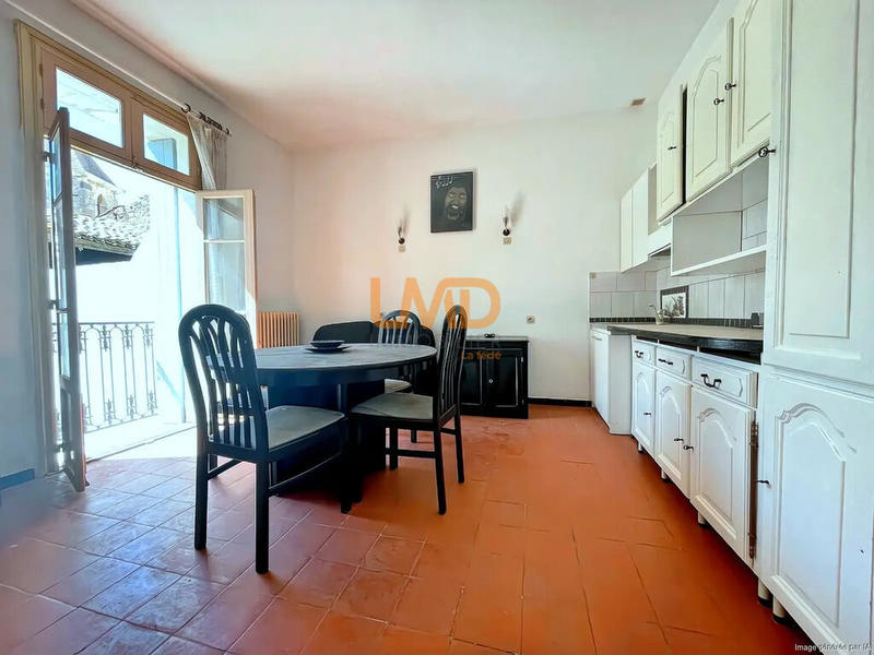 Demeure - 247 m² - 14 pièces