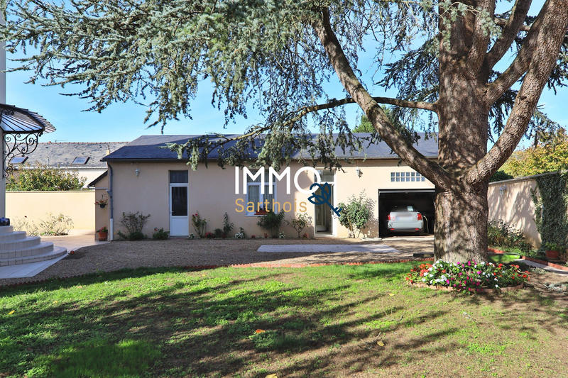 Maison - 206 m² - 7 pièces