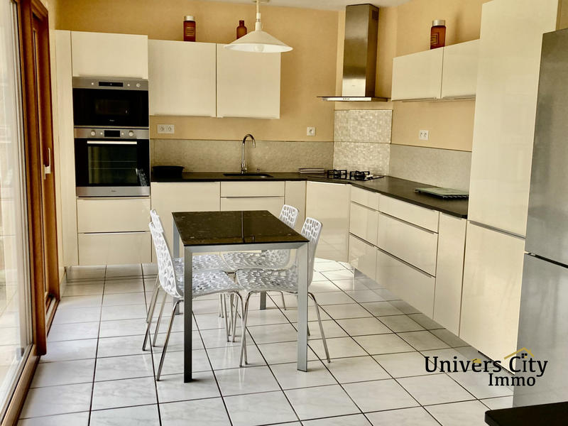 Maison contemporaine - 177 m² - 7 pièces