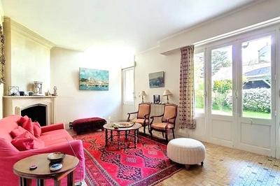 Maison - 257 m² - 9 pièces