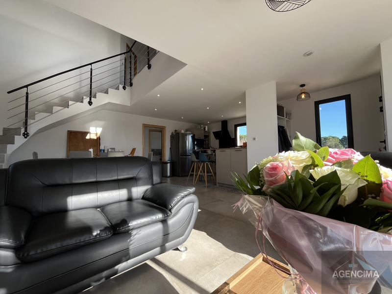 Maison - 190 m² - 9 pièces