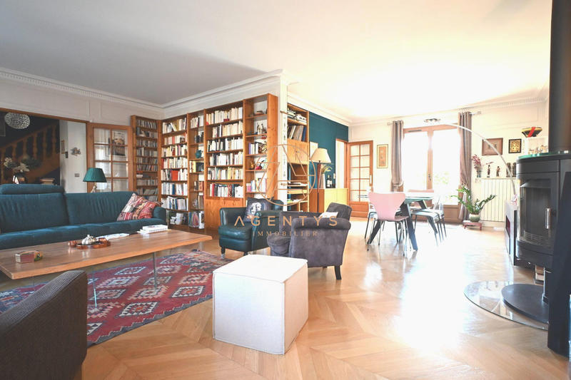 Maison - 182 m² - 7 pièces