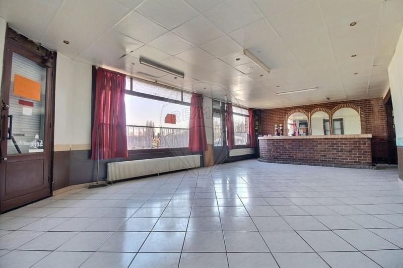 Local commercial - 223 m² - 6 pièces