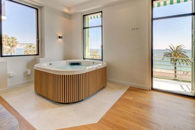 Appartement - 192 m² - 5 pièces