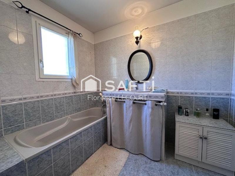 Maison - 210 m² - 5 pièces