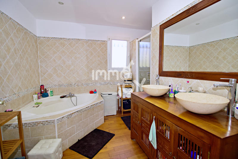 Maison - 125 m² - 4 pièces