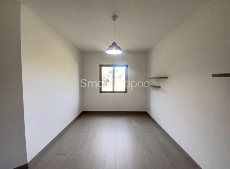 Propriété - 250 m² - 6 pièces