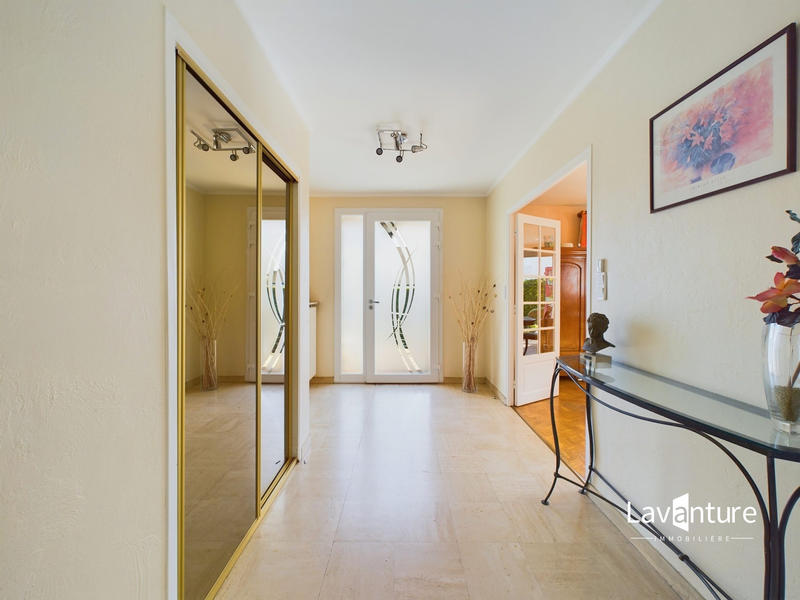 Maison traditionnelle - 145 m² - 7 pièces