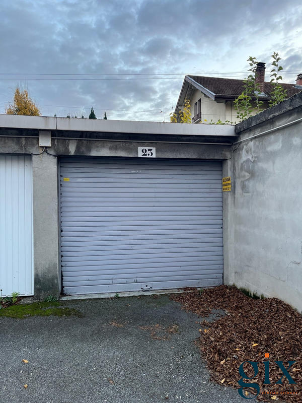 Parking / Garage - 14 m²