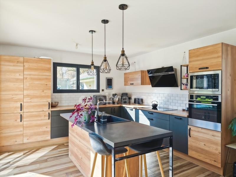 Maison - 163 m² - 6 pièces