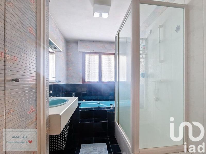 Maison - 226 m² - 9 pièces