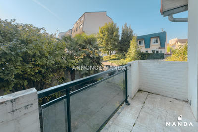 Studio - 11 m² - 1 pièce