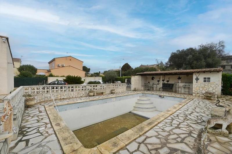 Maison - 90 m² - 5 pièces