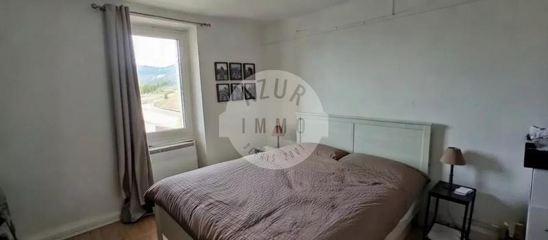 Appartement - 75 m² - 4 pièces