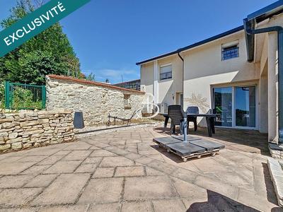 Maison - 240 m² - 8 pièces