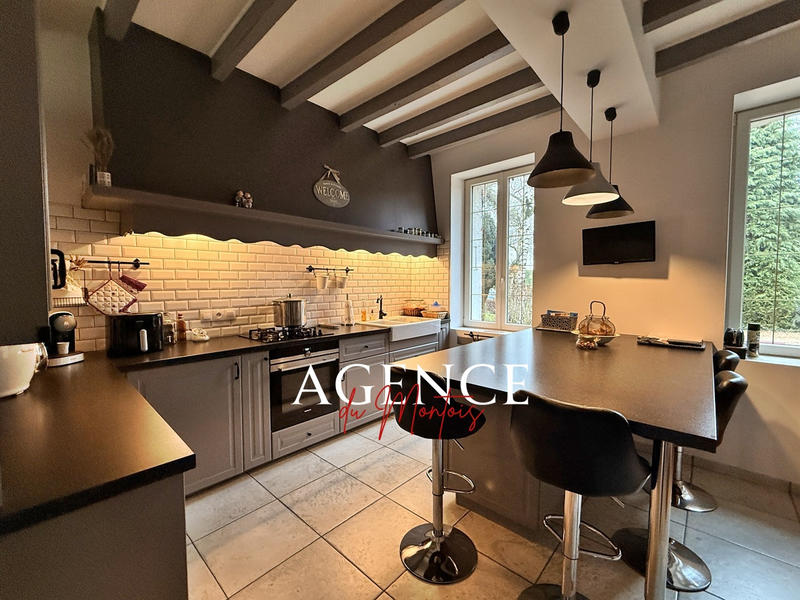 Maison - 205 m² - 5 pièces