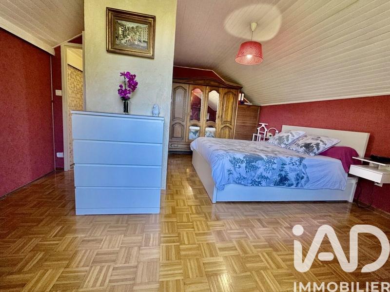 Maison - 212 m² - 4 pièces