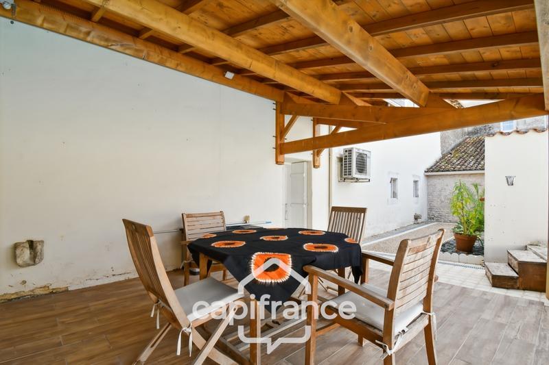 Maison - 268 m² - 10 pièces