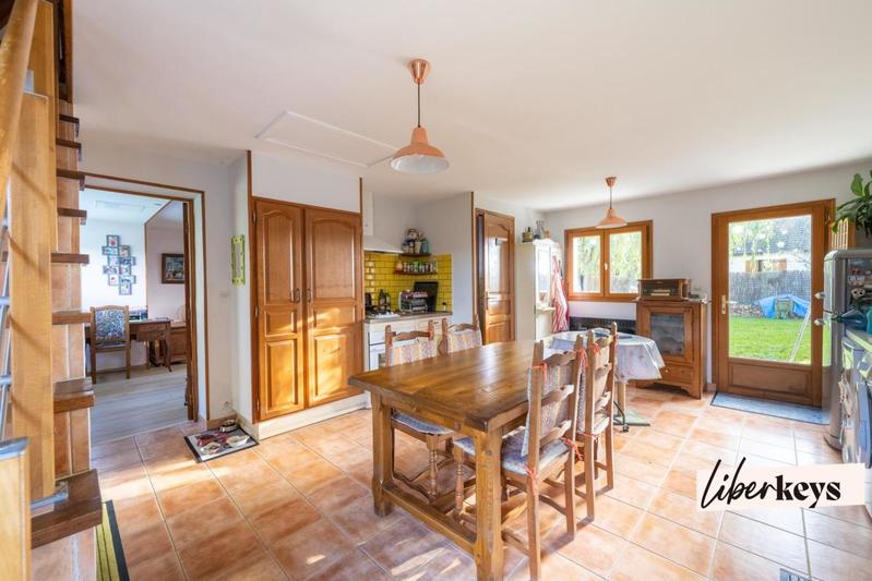 Propriété - 220 m² - 8 pièces