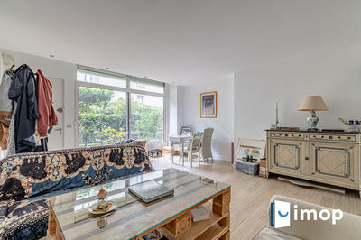 Studio - 50 m² - 2 pièces