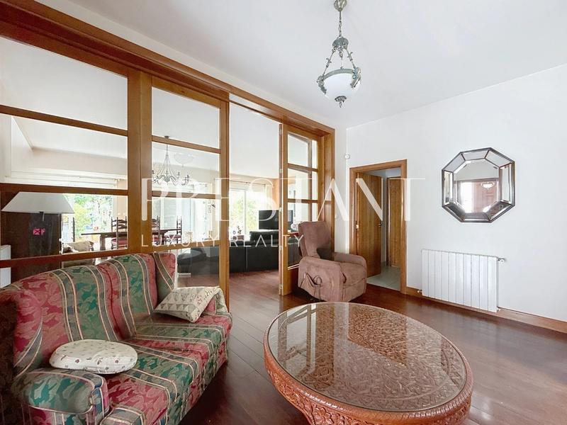 Maison - 230 m² - 6 pièces