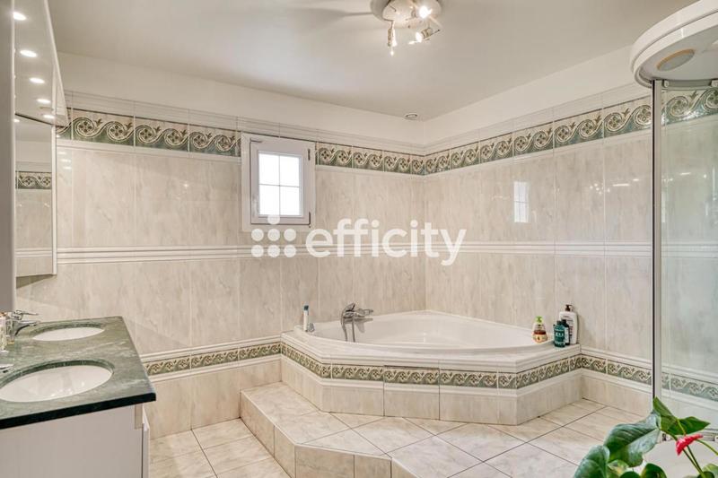 Villa - 160 m² - 7 pièces