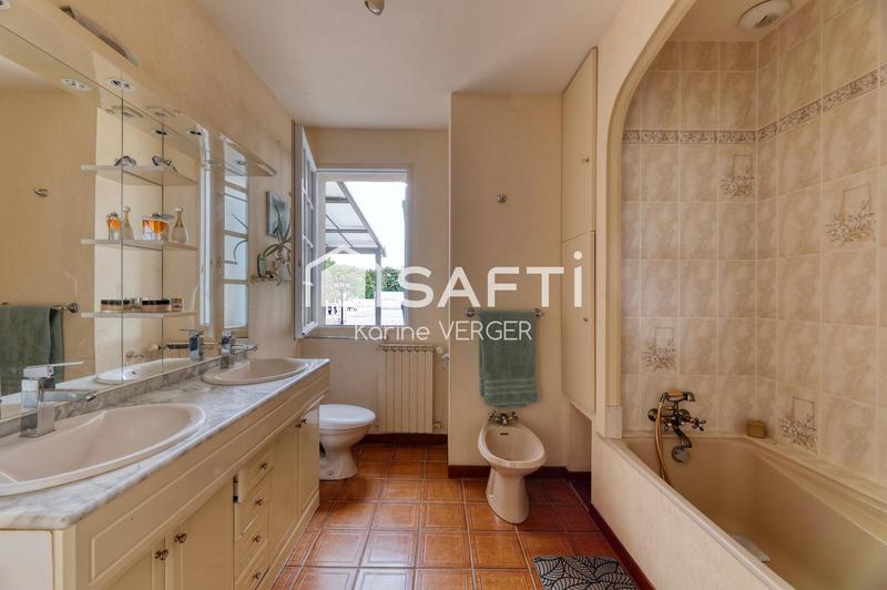 Maison - 166 m² - 6 pièces