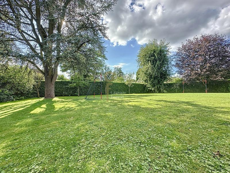 Maison - 212 m² - 7 pièces