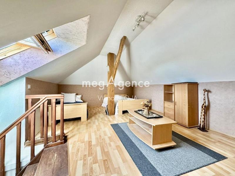 Maison - 208 m² - 8 pièces