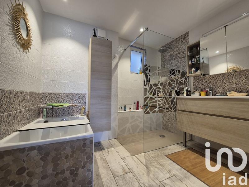 Maison - 227 m² - 6 pièces