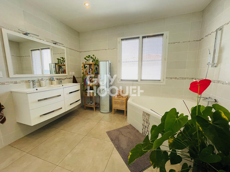 Maison - 160 m² - 7 pièces