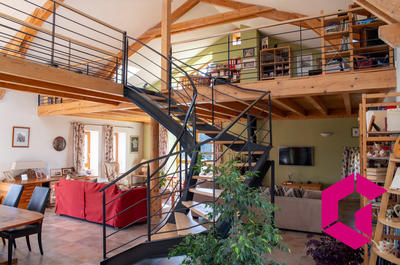 Maison - 322 m² - 6 pièces