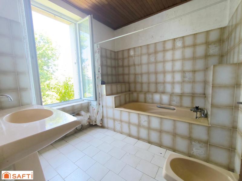 Maison - 138 m² - 9 pièces