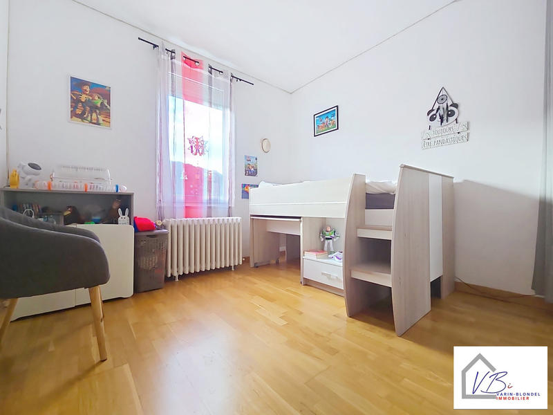 Maison - 104 m² - 4 pièces