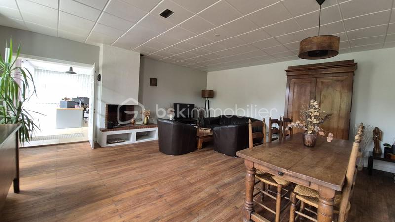 Maison - 210 m² - 7 pièces